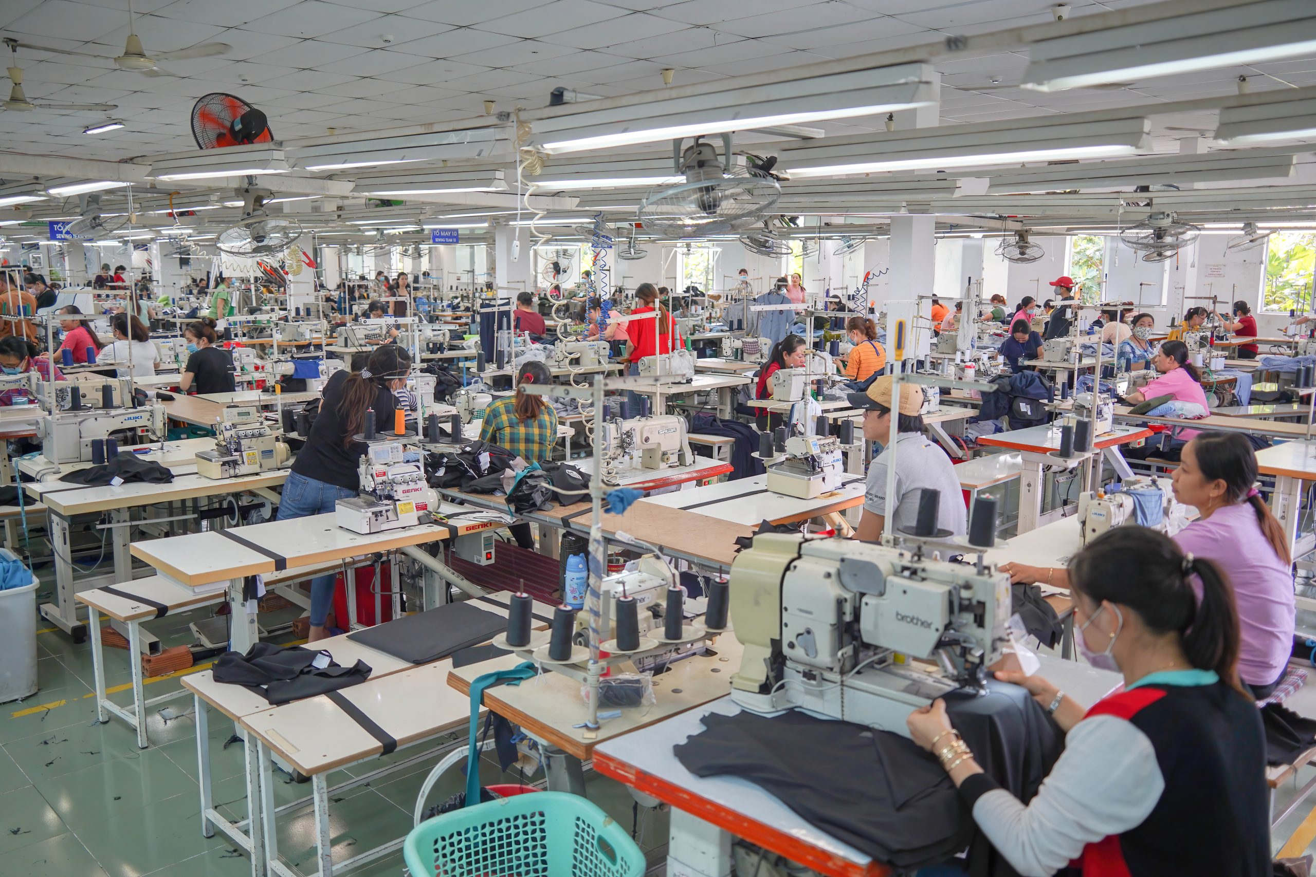 How to Order Branded Custom Sportswear Directly from Overseas Factories
